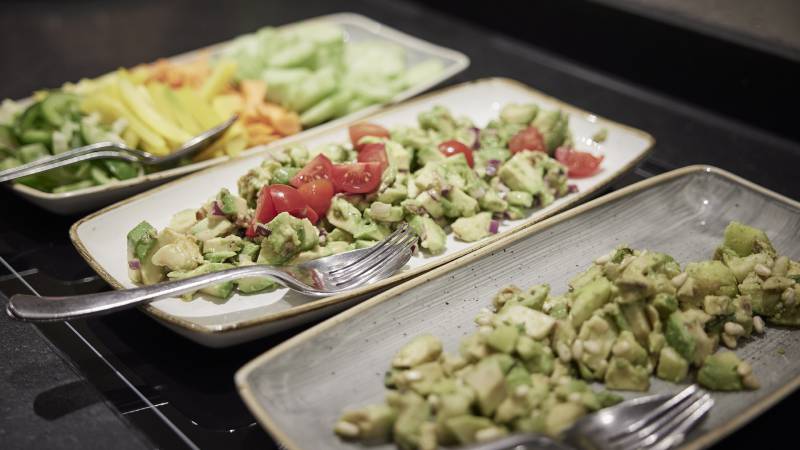 Avocado auf dem Frühstücksbuffet