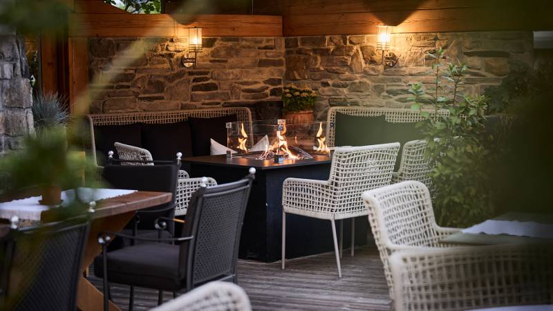 Terrasse mit Feuer und Lounge - Der Brandsteterhof