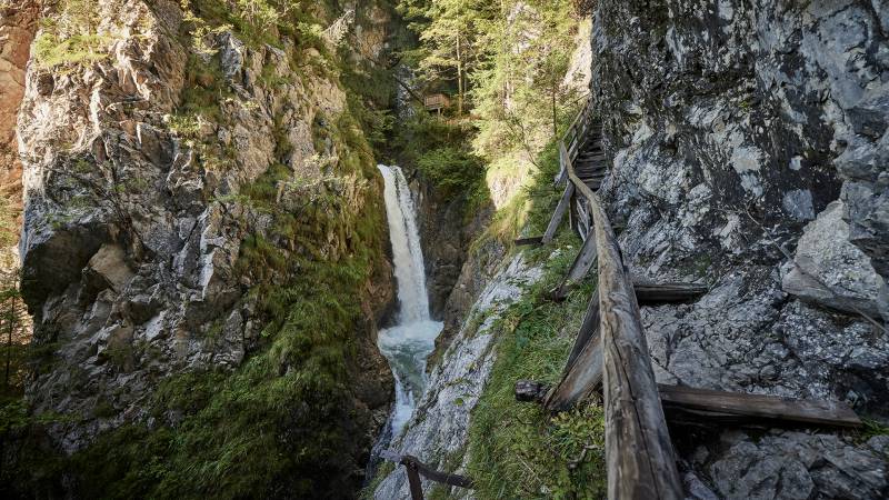 Wandersteig zum Wasserfall - Der Brandstetterhof