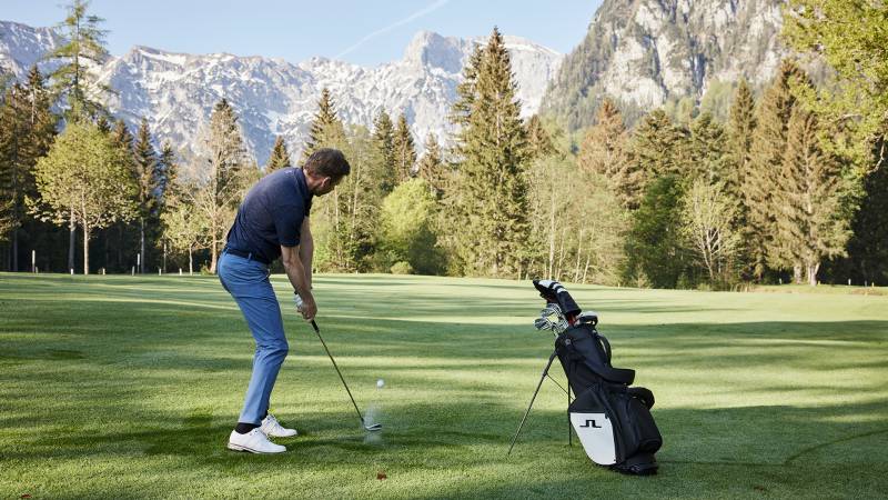 Golfspieler beim Abschlag - Der Brandstetterhof