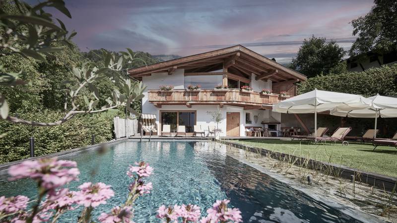 Wellnesshaus AuszeitSpa mit NaturPool im Der Brandstetterhof