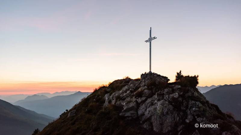 Gipfelkreuz vom Gilfert in den Tuxer Voralpen