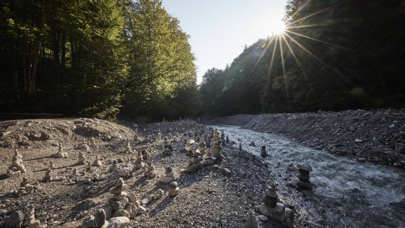 Wolfklamm mit gestapelten Steinen