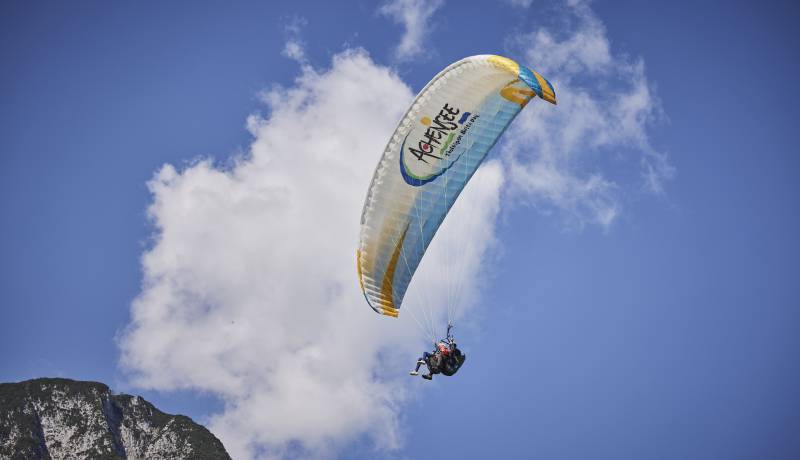 Tandem Paragliding in den Bergen